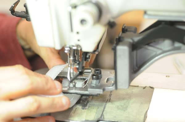 nous réalisons des reportages photos dans votre entreprise Reportage photos dans une entreprise de liner pour piscine